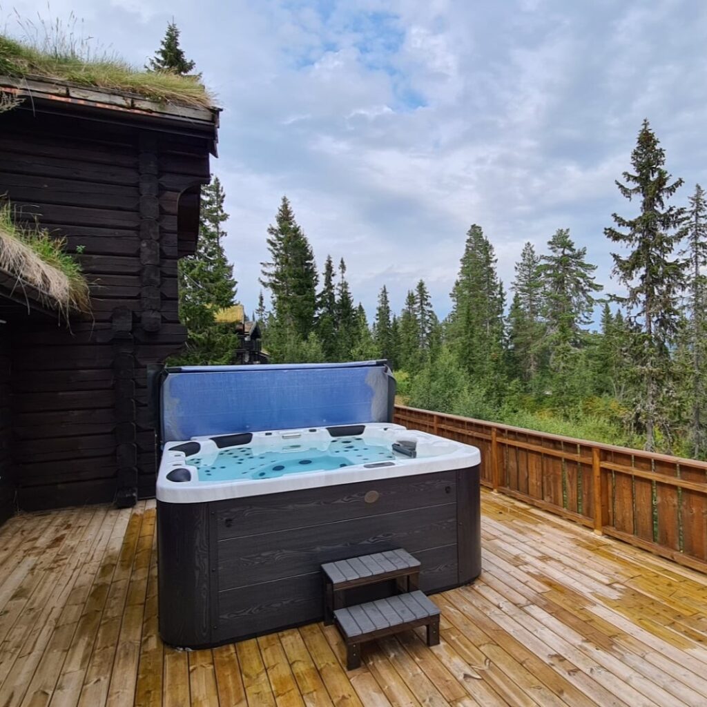 Jacuzzi ogrodowe duże na tarasie