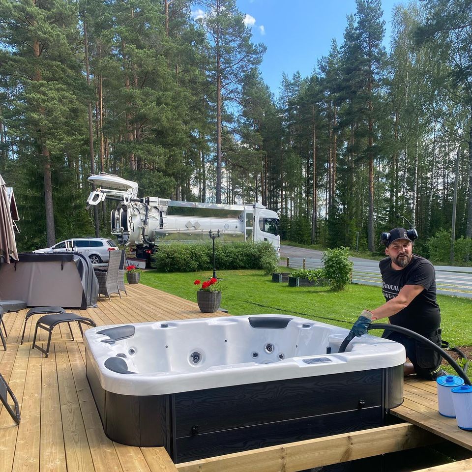 Montaż jacuzzi na tarasie