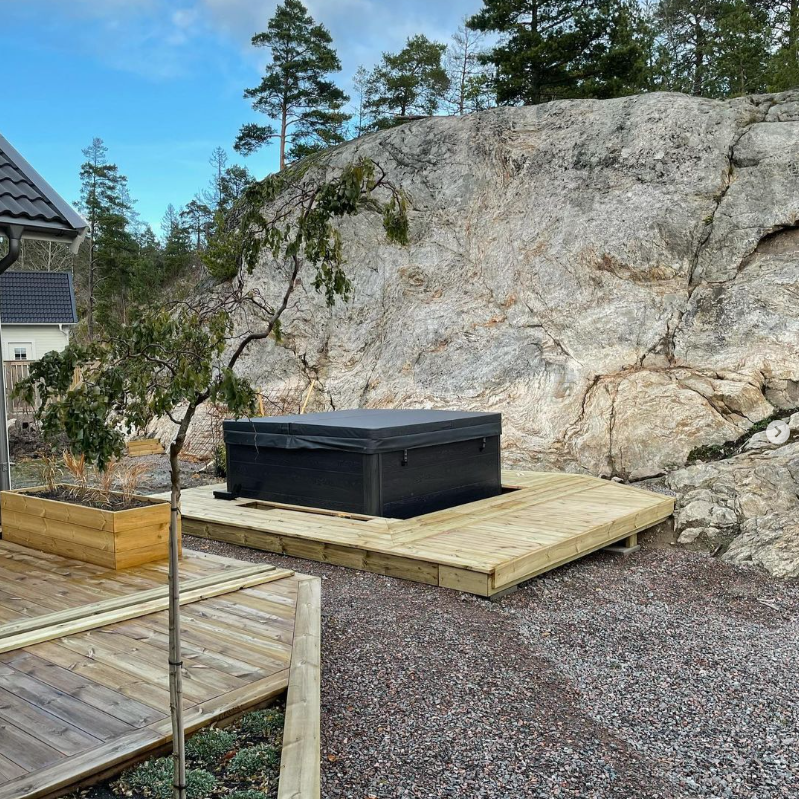 jacuzzi w ogrodzie aranżacje - taras