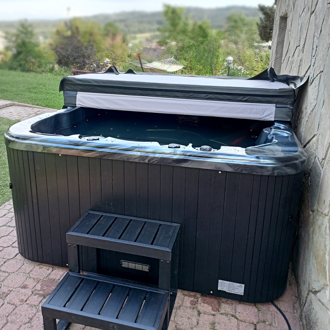 wanny ogrodowe z hydromasażem na kamieniu