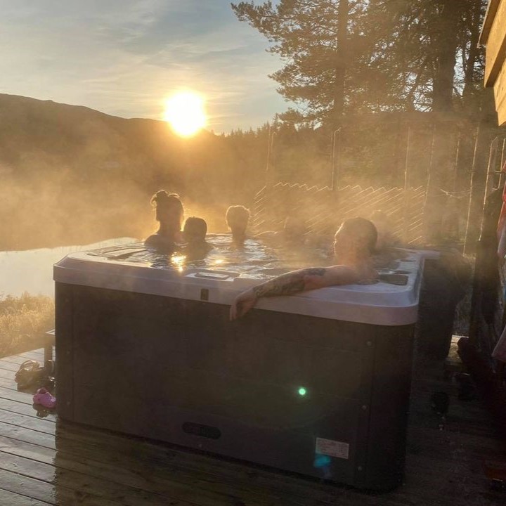 Basen czy jacuzzi - rodzinne kąpiele