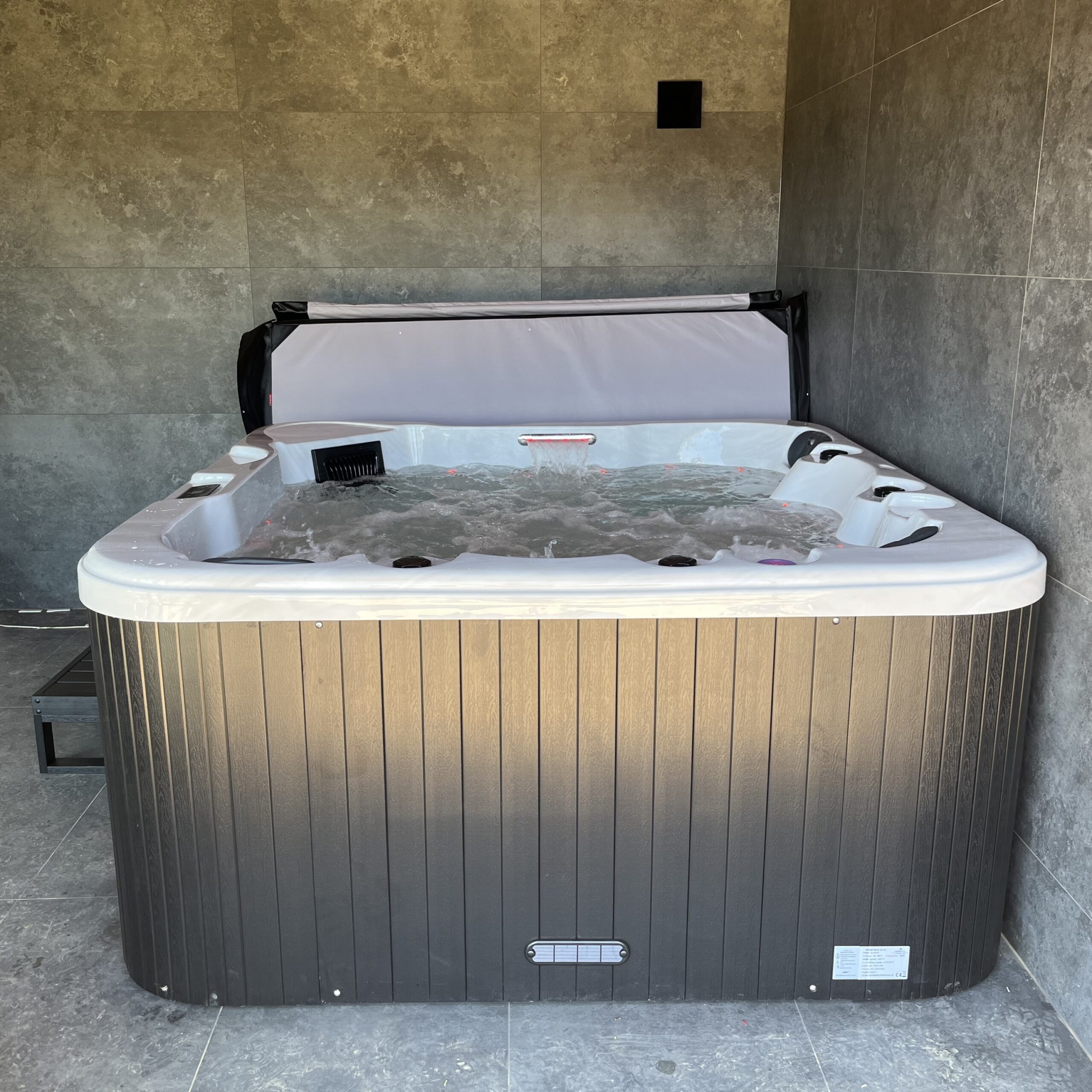 jacuzzi montowane wewnątrz